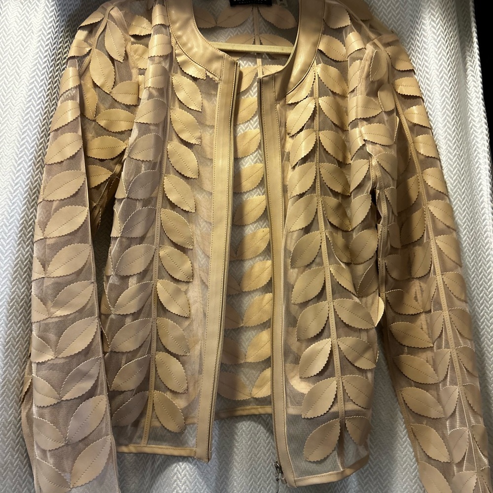 Elegant Beige Leaf Pattern Jacket